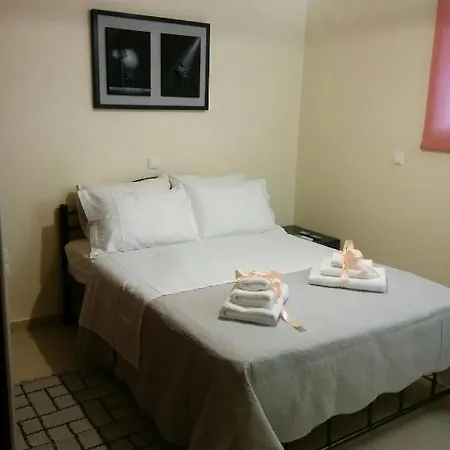 Lovely 2-bedroom At Greek Riviera *