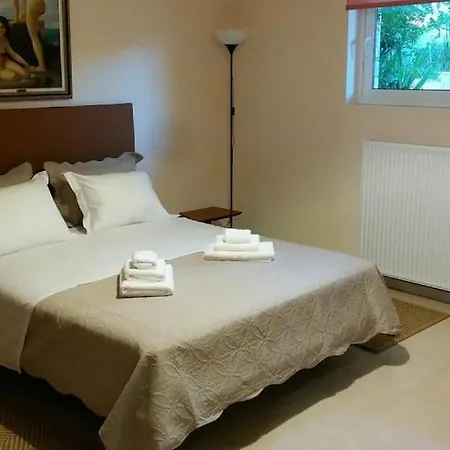Lovely 2-bedroom At Greek Riviera