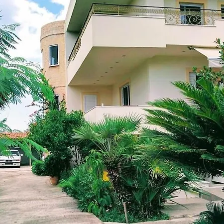 Apartment Lovely 2-bedroom At Greek Riviera