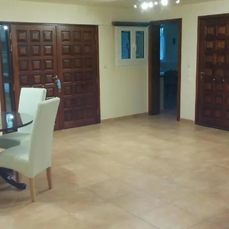 Apartment Lovely 2-bedroom At Greek Riviera Mesochorion (Evrytania)